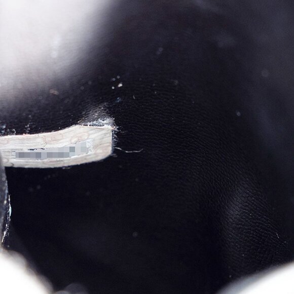 CHANEL Black Lambskin Leather Pouch - Picture 12 of 16